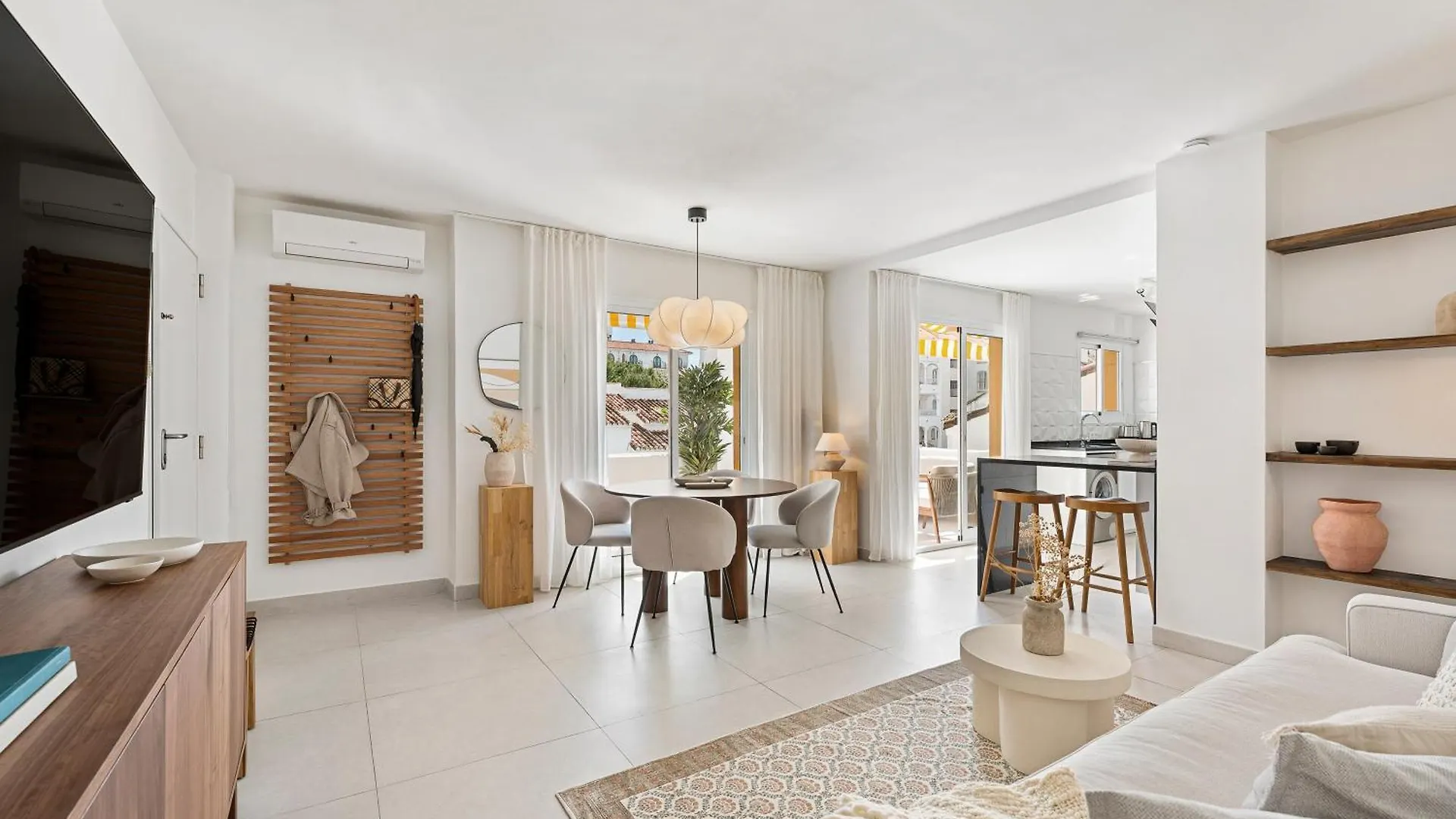 4Br Penthouse W Pool & Parking 500M From The Beach マルベーリャ 0*,  スペイン